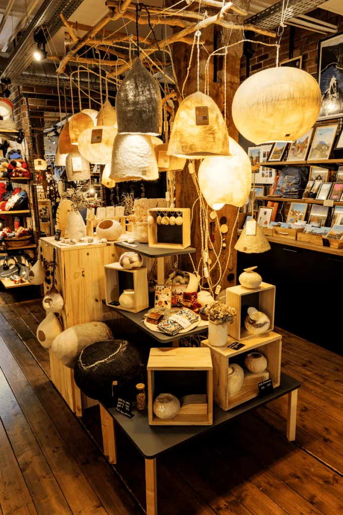 étales et présentations de luminaires